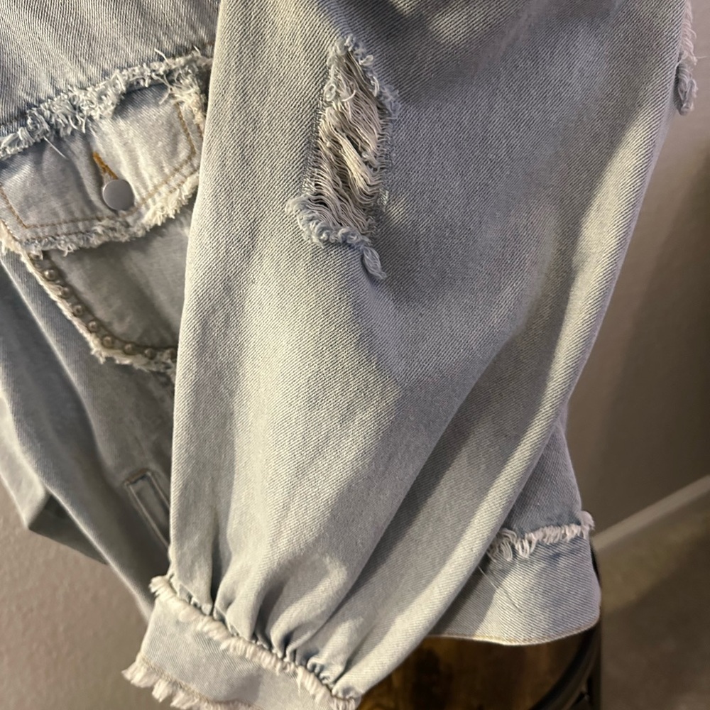 NWT POL Distressed Denim Jacket with American Flag Patch - Picture 8 of 8